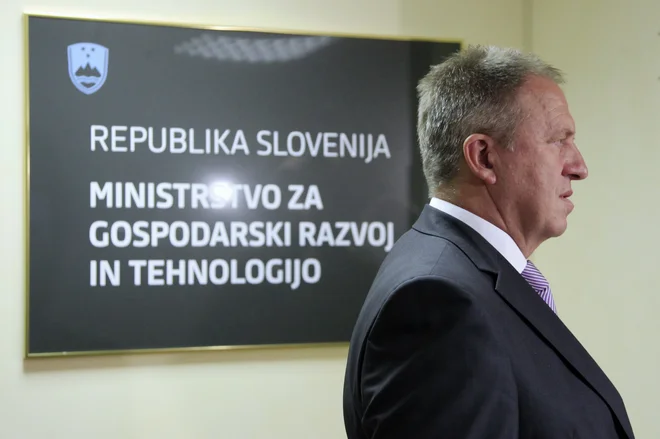 Gospodarski minister in prvak SMC Zdravko Počivalšek padel na zadnje mesto po priljubenosti politikov.&nbsp; FOTO: Leon Vidic/Delo
