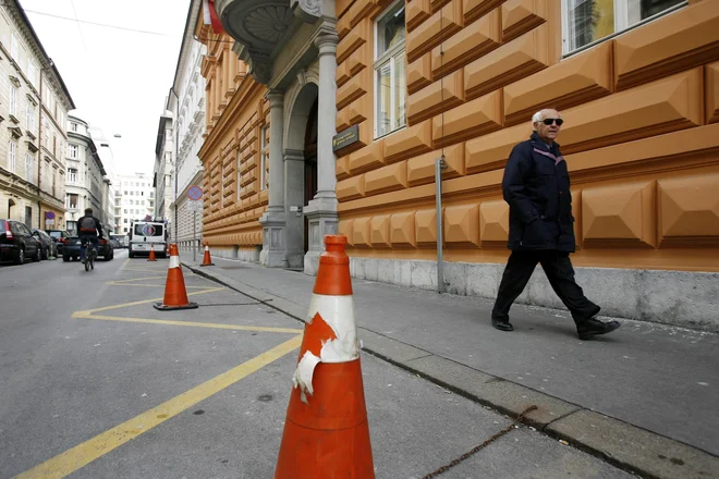 Na poziv za zbiranje predlogov možnih kandidatov za prosto mesto sodnika na ustavnem sodišču so v uradu predsednika republike prejeli kandidature <strong>Andraža Terška, Branka Koržeta, Anžeta Erbežnika, Roka Svetliča, Marka Starmana, Janeza Pogorelca </strong>in<strong> Barbare Zobec.</strong> FOTO: Uroš<strong> </strong>Hočevar