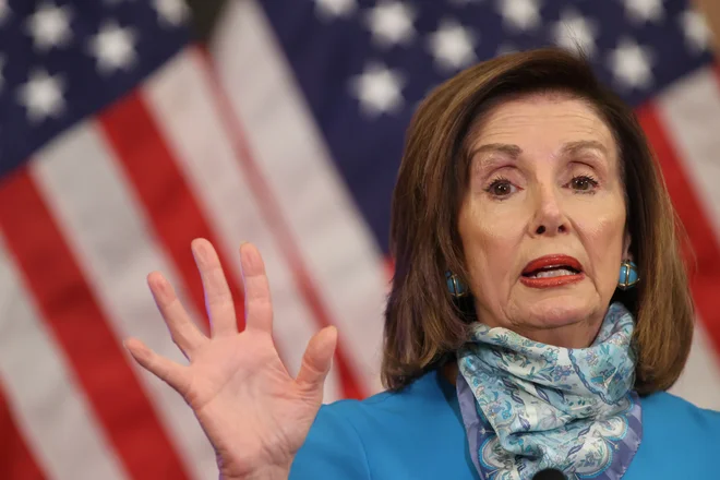 Predsednica predstavniškega doma Nancy Pelosi peredlaga novo pomoč Američanom. Foto Jonathan Ernst Reuters