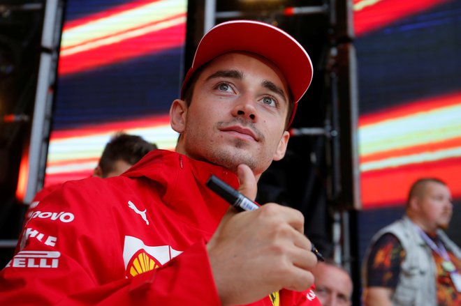 Charles Leclerc je že v prvi sezoni pri Ferrariju zasenčil Vettla. FOTO: Reuters