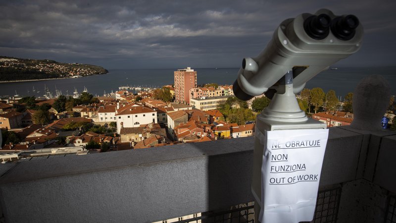 Fotografija: Enak status, kot ga bosta v pokrajinskih delitvi imela Ljubljana in Maribor, bi želel tudi Koper. Foto Jože Suhadolnik