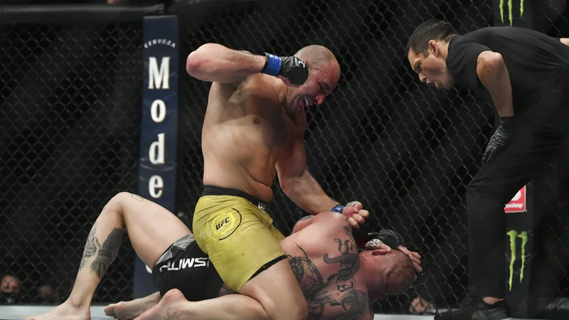 Fotografija: Glover Teixeira je s tehničnim nokavtom v peti rundi premagal Anthonyja Smitha. FOTO: Usa Today Sports