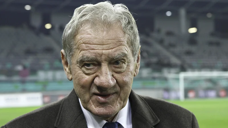 Fotografija: Milan Mandarić pravi, da bi rad pomagal koprskemu nogometu, a ne dokler so v njem Popovičevi ljudje.
FOTO: Jože Suhadolnik/Delo
