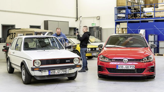 Golf GTI prve generacije in golf GTI danes Fotografije Volkswagen
