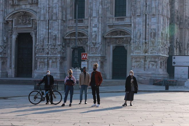 Italijanski raper Ghalli v spotu vabi Milančane različnih starosti in barv v novo mestno normalnost.<br />
Foto Tania Feghali/Yesmilano