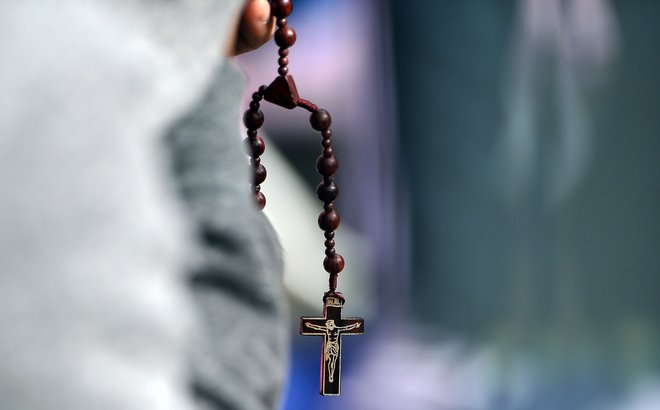 V celotnih ZDA je bilo spolnih zlorab obtoženih med 5700 in 10.000 duhovnikov, a le nekaj sto jih je bilo obsojenih. FOTO: Jewel Samad/AFP