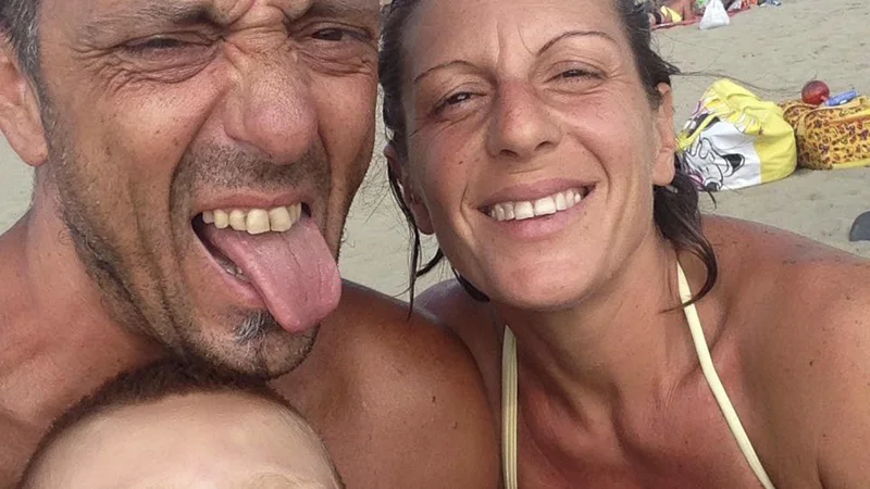 Fotografija: Roberto Robbiano (44 let), Ersilia Piccinino (41 let) in Samuel (8 let) FOTO: AP