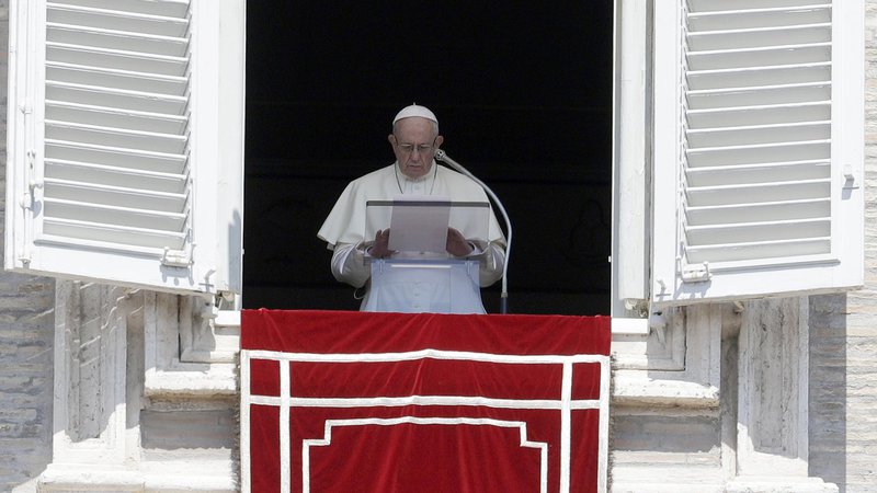 Fotografija: Papež Frančišek je ostro obsodil spolne zlorabe več kot tisoč otrok. FOTO: Gregorio Borgia/Ap