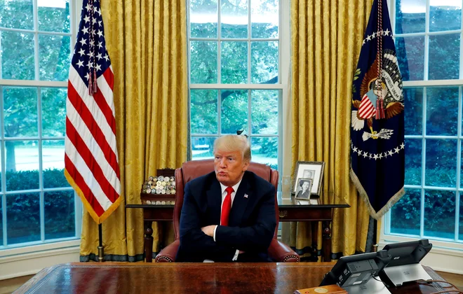 Če bo Trumpov osebni odvetnik Michael Cohen uresničil napovedi in razkril, kar ve o &raquo;ruski zaroti&laquo;, se bo sprožil pravni plaz, ki se mu bo Trump težko izognil. FOTO: Reuters Leah Millis/Reuters