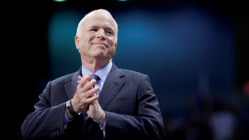 Fotografija: McCain sodi med najglasnejše kritike ameriškega predsednika Donalda Trumpa. Med drugim je bivši ameriški predsedniški kandidat v intervjuju povedal, da Trumpa ne želi na svojem pogrebu. FOTO: Brian Snyder/Reuters