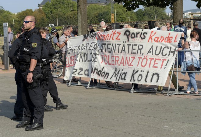 Policija je podcenila pripravljenost skrajnih desničarjev na nasilje. FOTO: Jens Meyer/AP