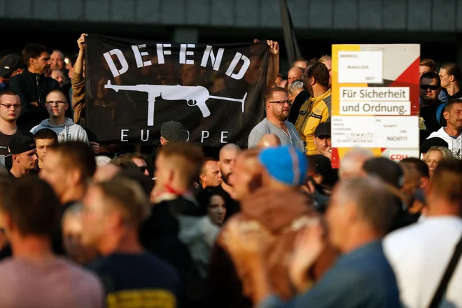 Demonstracije skrajnih desničarjev v saškem Chemnitzu. FOTO: AFP