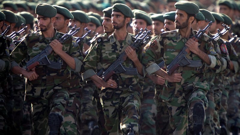 Fotografija: Pripadniki iranske revolucionarne garde so na številnih sirskih bojiščih odigrali odločilno vlogo. Foto Reuters