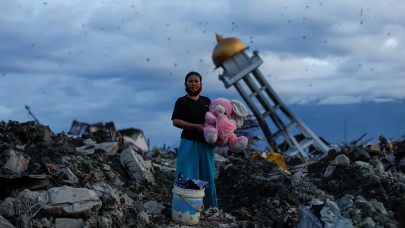 Fotografija: Znanstveniki pravijo, da bi morali, če bi želeli segrevanje ozračja omejiti na največ 1,5 stopinje Celzija, izpuste toplogrednih plinov na globalni ravni do leta 2030 za skoraj polovico zmanjšati, do leta 2050 pa doseči ničelne izpuste. Foto Reuters