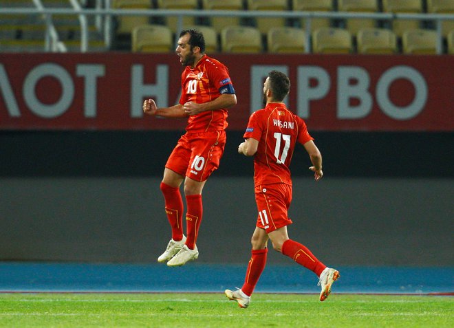 Goran Pandev (levo) se je takole razveselil enega od golov v majici Makedonije.