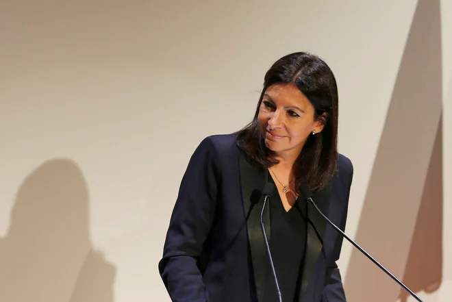 Anne Hidalgo v knjigi <em>Respirer</em><em> </em>piše, da je onesnaženost zraka tretji najpogostejši vzrok smrti v Franciji. FOTO: Regis Duvignau/Reuters