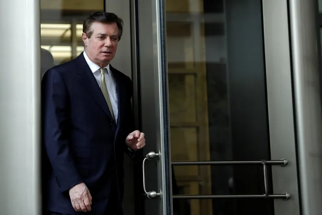 Nekdanji vodja Trumpove predsedniške kampanje Paul Manafort naj bi se sestajal z ustanoviteljem spletne strani Wikileaks, ki naj bi leta 2016 od ruskih obveščevalcev dobila ukradeno e-pošto Trumpove tekmice Hillary Clinton.