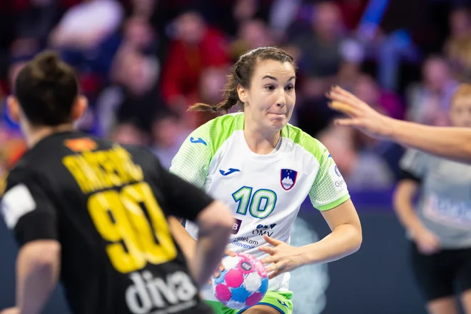 Tjaša Stanko je dosegla 100. gol za Slovenijo. FOTO: Jure Eržen