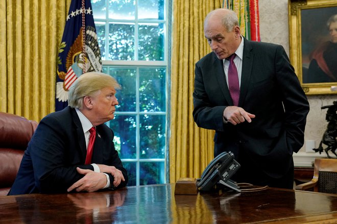 Odnos med Donaldom Trumpom in šefom osebja Johnom Kellyjem naj bi bil tako načet, da naj bi slednji v prihodnjih dneh odstopil. FOTO Reuters