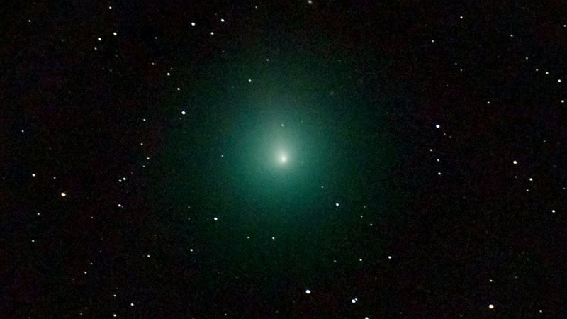 Fotografija: Komet 46P/Wirtanen. Posnet je bil s pomočjo teleskopa. FOTO: Nicolas Biver/AFP