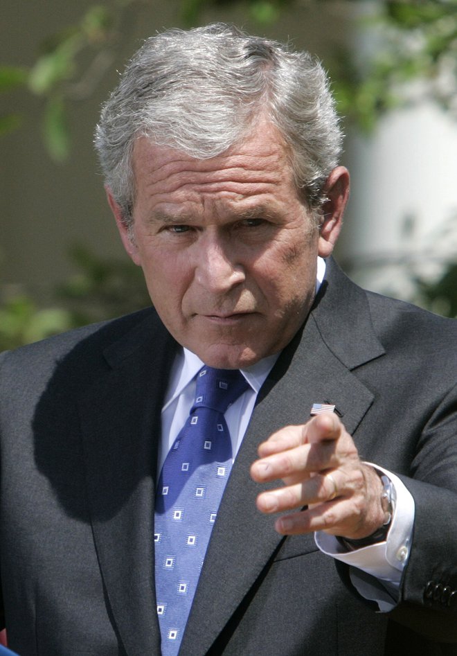Resno je gradnjo fizičnih ovir na meji z Mehiko zastavil predprejšnji ameriški predsednik George Bush ml. FOTO: Reuters