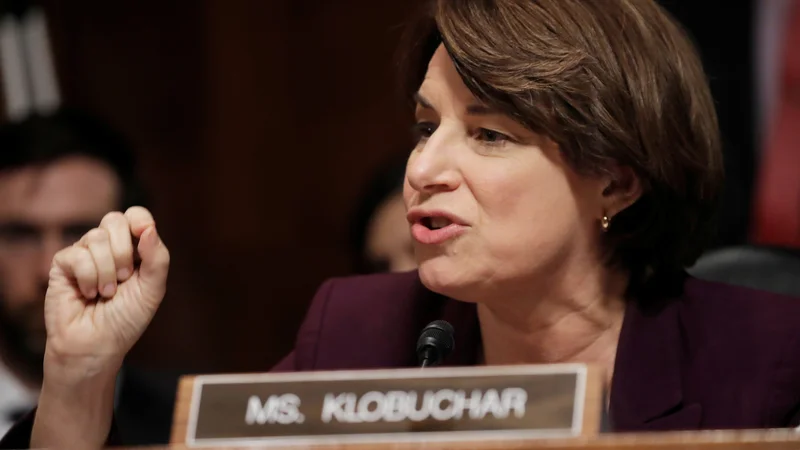 Fotografija: Senatorka slovenskih korenin Amy Klobuchar velja za eno močnejših orožij v arzenalu demokratske stranke. FOTO Reuters