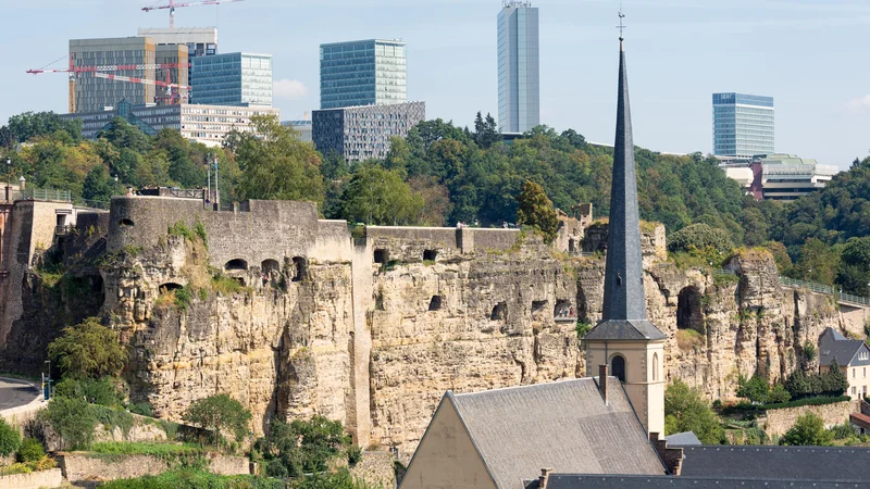 Fotografija: Podobo Luxembourga zaznamujejo žerjavi, gradbišča, trušč, kazalci nezadržnega gospodarskega razvoja. FOTO: Shutterstock