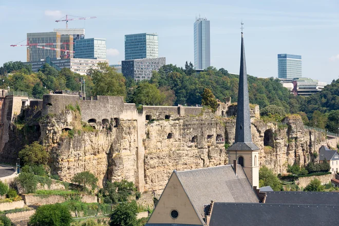 Podobo Luxembourga zaznamujejo žerjavi, gradbišča, trušč, kazalci nezadržnega gospodarskega razvoja. FOTO: Shutterstock