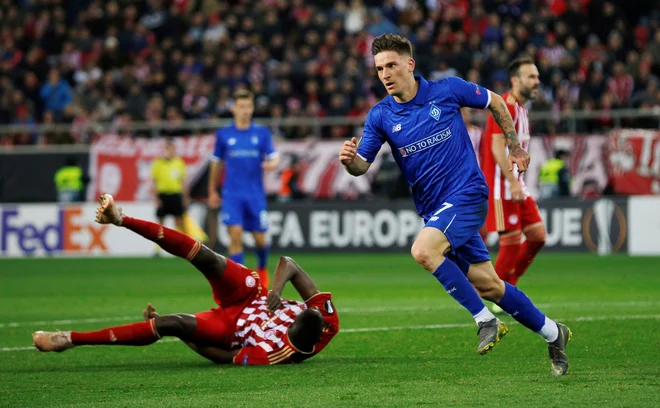 Benjamin Verbič je v izdihljajih tekme med Olympiakosom in Dinamom zabil gol za končnih 2:2, kar daje veliko prednost Kijevčanom. FOTO: Reuters