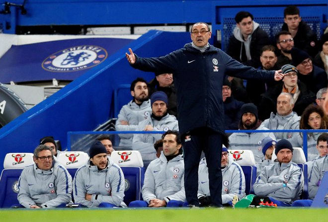 Maurizio Sarri počasi, toda zanesljivo izgublja zaupanje lastnikov Chelseaja. FOTO: Reuters