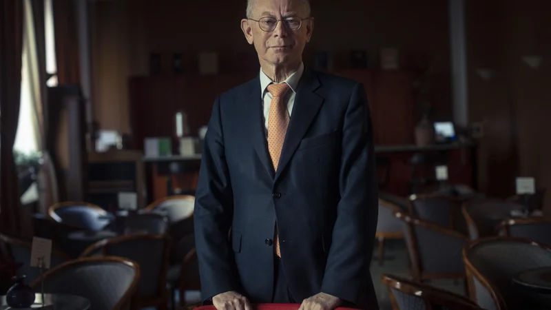 Fotografija: Herman Van Rompuy meni, da je povezava med njegovim političnim delovanjem in haikujem harmonija. Foto: Voranc Vogel