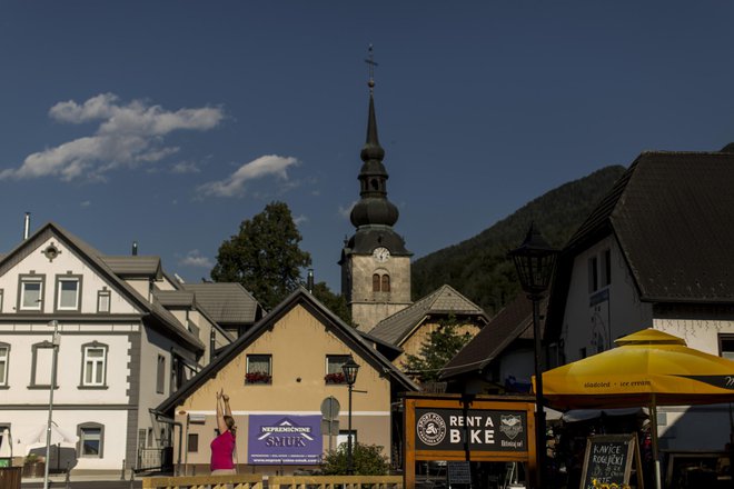 Z vidika vrst turističnih občin je bilo v februarju 2019 največ prenočitev turistov ustvarjenih v gorskih občinah (več kot 276.000), sledile so zdraviliške občine, obmorske občine in občina Ljubljana. (Na fotografiji Kranjska Gora) FOTO: Voranc Vogel