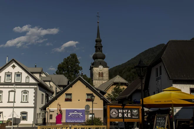 Z vidika vrst turističnih občin je bilo v februarju 2019 največ prenočitev turistov ustvarjenih v gorskih občinah (več kot 276.000), sledile so zdraviliške občine, obmorske občine in občina Ljubljana. (Na fotografiji Kranjska Gora) FOTO: Voranc Vogel