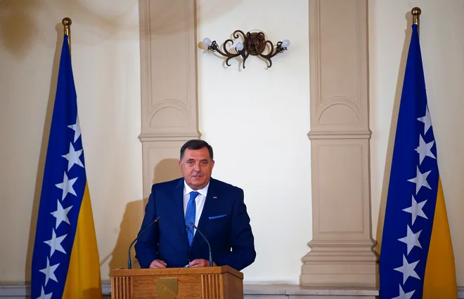 Milorad Dodik napoveduje umik srbskih kadrov iz institucij BiH, kar bi bila uvertura v odcepitev Republike Srbske. FOTO: Dado Ruvić/Reuters