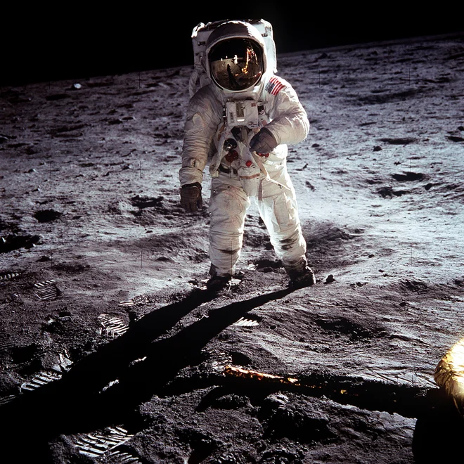 To je zagotovo ena najbolj znamenitih fotografij vseh časov. Buzz Aldrin ob lunarnem modulu. FOTO: Neil Armstrong/Nasa/Reuters