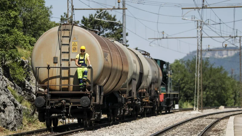 Fotografija: Odprtje proge je bilo predvideno za 10. uro, a se je zamaknilo. FOTO: Uroš Hočevar/Delo