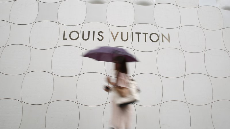 Fotografija: Luksuzne blagovne znamke so razmeroma mlada podjetja, ne glede na to, kako bajno davne letnice se blestijo pod njihovimi logotipi. FOTO: Yuya Shino Reuters