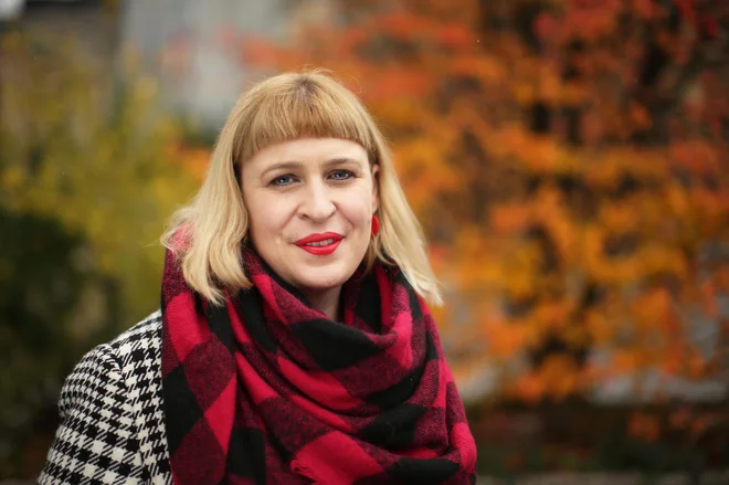 &raquo;Moja izkušnja ne predstavlja severnoirske izkušnje, toda brexit me je spodbudil k temu, da sem se resnično začela spraševati o svoji lastni, severnoirski, britanski in irski identiteti,&laquo; je povedala Jan Carson. Foto: Jure Eržen