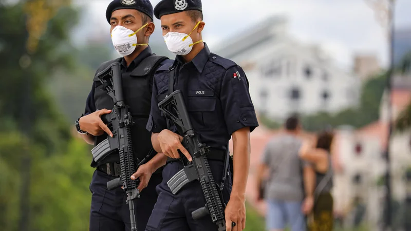 Fotografija: Vojna je grozljiva, vendar obstaja še nekaj hujšega ... FOTO: Reuters