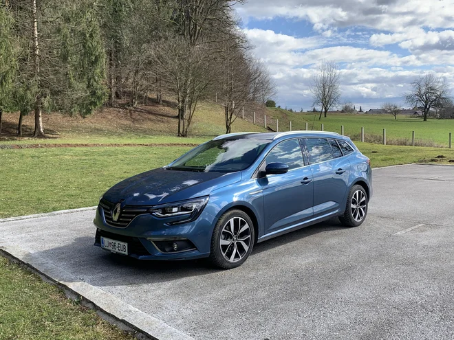 Z novim štirivaljnim dizlom je karavanski megane dokaj poskočen in solidno varčen. Foto Blaž Kondža