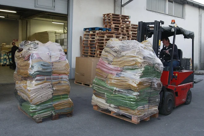 Državni logistični center za zaščito in reševanje Roje FOTO: Leon Vidic/Delo