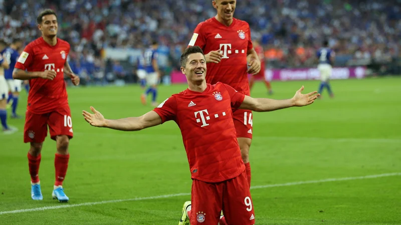 Fotografija: Robert Lewandowski je zabil največ golov v dosedanjem delu nemške sezone. Kdo je zabil najlepšega? FOTO: Reuters