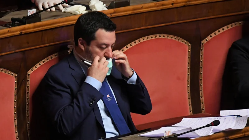 Fotografija: Voditelj Lige Matteo Salvini izgublja popularnost. Grožnja pa ne prihaja od številnih nasprotnikov, temveč iz lastnih vrst. Foto Reuters