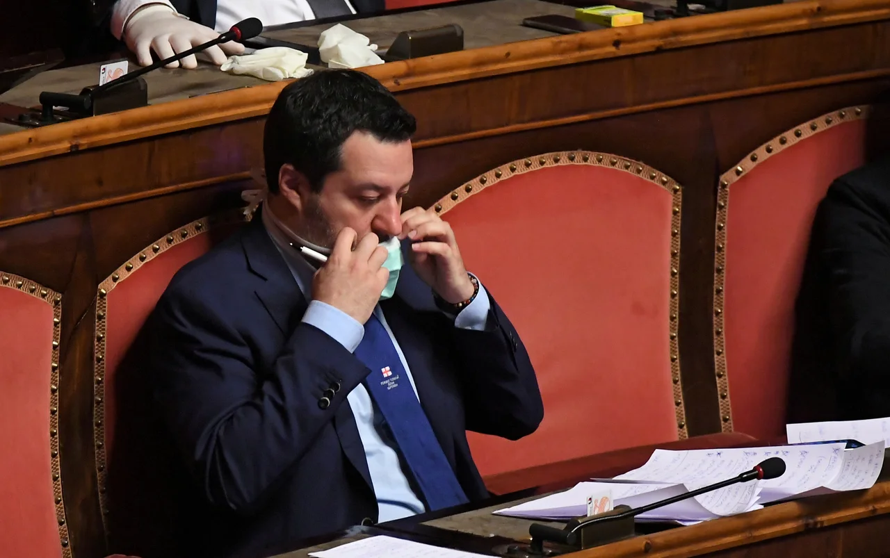 Fotografija: Voditelj Lige Matteo Salvini izgublja popularnost. Grožnja pa ne prihaja od številnih nasprotnikov, temveč iz lastnih vrst. Foto Reuters