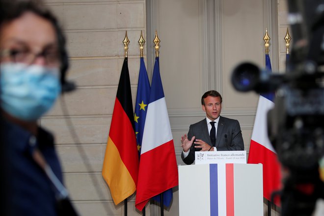 Macron: Evropa mora okrepiti svoje strateške panoge in industrije ter zmanjšati odvisnost od tujine. Foto: Reuters