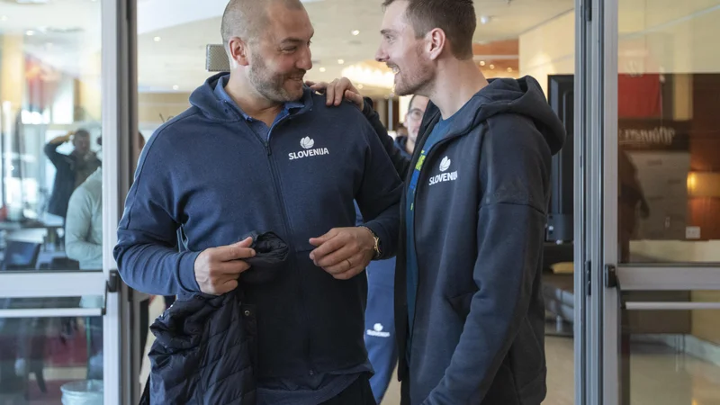 Fotografija: Zoran Dragić je ob včerajšnjem zboru v Ljubljani prijetno pokramljal z Markom Miličem. FOTO: Voranc Vogel