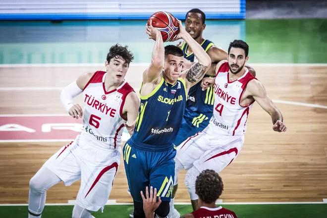 Matic Rebec je bil v Stožicah tarča agresivnih Turkov. FOTO: FIBA