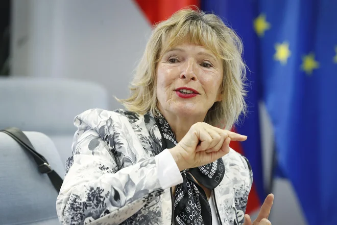 Kot revizorka sem vedela, da je nujno korektno delo, kakršnega so zahtevale tudi banke. Velikokrat sem se morala zagovarjati v parlamentu, se ob 20-letnici delovanja agencije spominja Sonja Bukovec, prva direktorica agencije za kmetijske trge in razvoj podeželja. Foto Leon Vidic