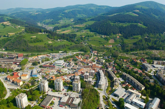 Ravne na Koroškem &ndash; mesto, kjer gradbinec lahko kupi zemljišče za manj kot trideset evrov. FOTO: arhiv TIC Ravne