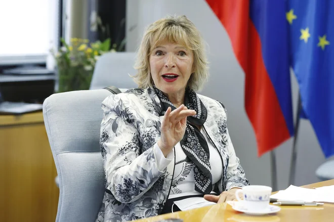 »Zahtevali smo, da prejemniki vrnejo neupravičeno izplačan denar. To je bil problem, saj ljudje niso razumeli, da mora biti vse urejeno pregledno in po pravilih, « pravi Sonja Bukovec.<br />
Foto Leon Vidic